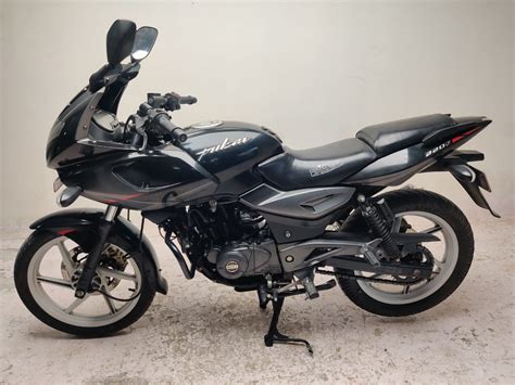 Bajaj Pulsar 220 – BikeX