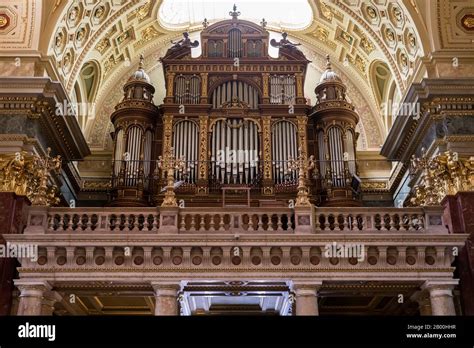 St. Stephen s Basilica in Budapest, Hungary Stock Photo - Alamy