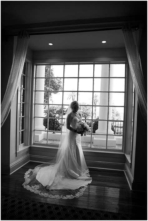 White House Hotel Bridal Session | Biloxi Weddings - kaycestorkweddings.com