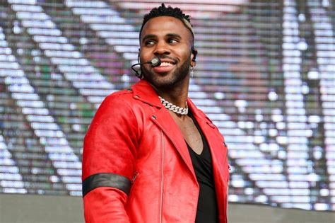 Jason Derulo isn't happy Instagram removed his 'anaconda' bulge post