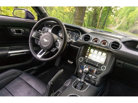 2021 Ford Mustang: 245 Interior Photos | U.S. News & World Report