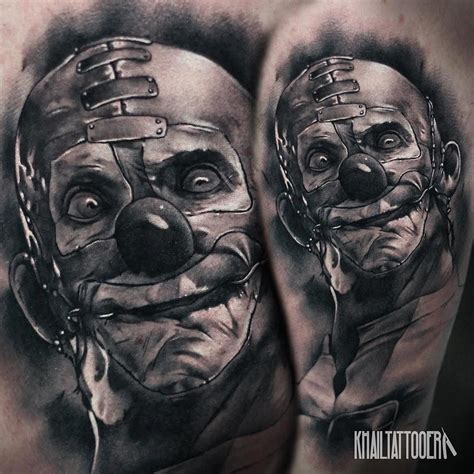 Creep Clown Tattoo on Shoulder #Tattoosformen | Tatuagem de palhaço, Tatuagem no ombro, Tatuagem ...