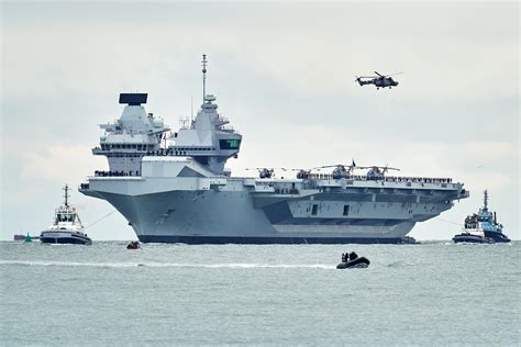 Another of my photos of HMS Prince of Wales entering Portsmouth for the first time [4098x2732 ...