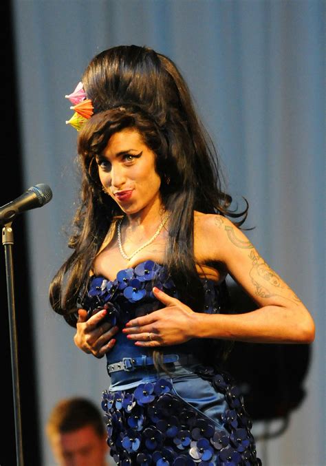 Amy Winehouse's Beehive & Eyeliner Were As Big And Beautiful As Her ...