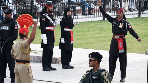 INDIA VS. PAKISTAN FACE-OFF AT WAGAH/ATTARI BORDER CEREMONY (WITH ...