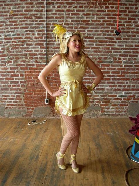 The Canary Trapeze artiste's headdress Ready to by Mascherina | Trapeze artist costume, Circus ...