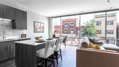 Five Reasons to Live in Chicago's West Town Neighborhood - Luxury ...