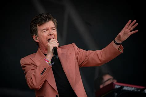 Rick Astley brands Glastonbury crowd the ‘loveliest’ ever | The Independent