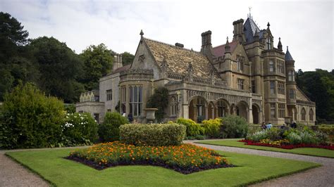 Ten Victorian houses | English manor houses, Victorian homes, Huge houses