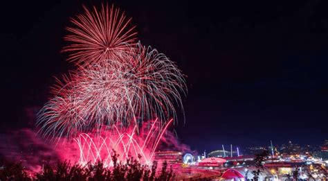 19 mesmerizing photos of Calgary Stampede fireworks (PHOTOS) | Daily Hive Calgary