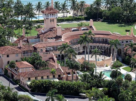 Mar-a-Lago guests were partying and taking dips in the pool only 60 ...