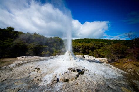 Top 10 Spectacular Geysers in the World - Top10HQ