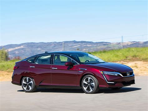 Plug-In Hybrid Comparison Test: 2018 Honda Clarity - Kelley Blue Book