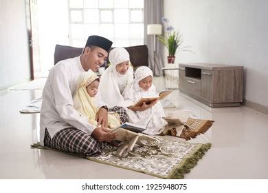 22,459 Asian Muslim Family Happy Images, Stock Photos & Vectors ...