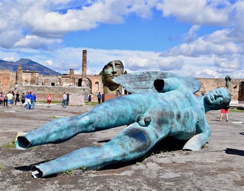 Exploring the Ruins of Pompeii Italy — Tasting Page