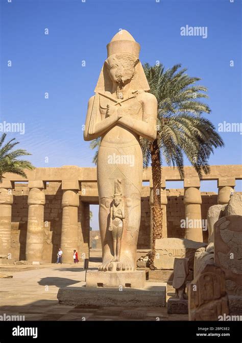 Egypt luxor temple of karnak statue of ramses ii hi-res stock ...