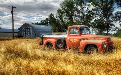 Old red truck in the wheat field - HD wallpaper