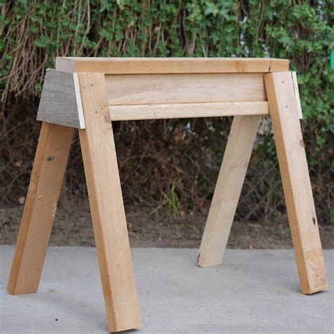 Diy Folding Sawhorse : How To Build A Folding Sawhorse Quick And Easy ...