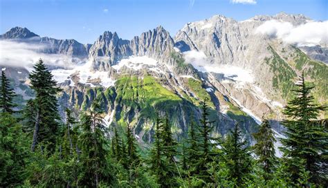 12 Great Hikes in North Cascades National Park – Earth Trekkers