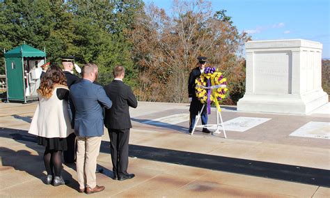 Western Carolina University - Student veterans lay wreath at Tomb of ...