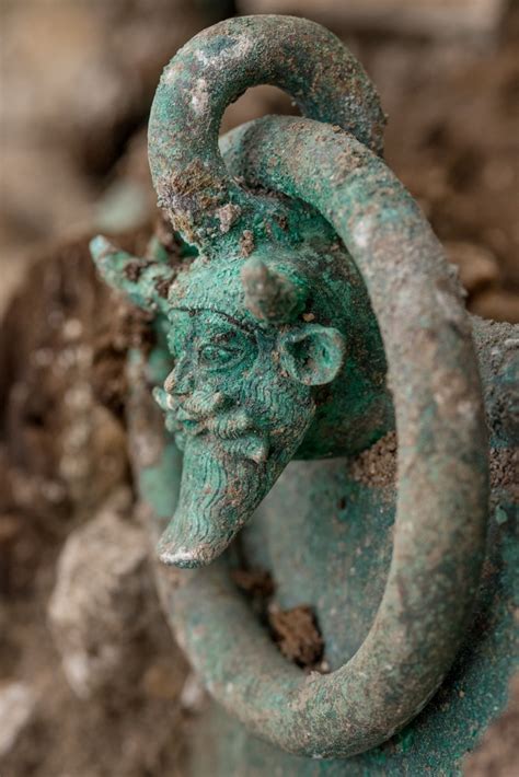 Ancient Celtic Prince's Grave and Chariot Unearthed | Live Science