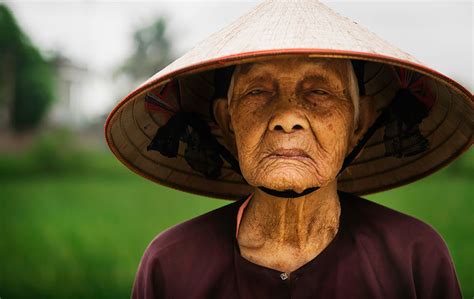 Rice Farmer In Small Vietnamese Village | Bored Panda