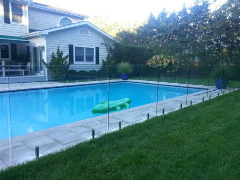 Glass Pool Fences in New York | GLASS AND MIRROR COMPANY NEW YORK , CUSTOM GLASS WORKS NYC