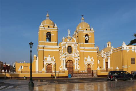 Fichier:Cathedral of Trujillo, Peru 02.jpg — Wikipédia