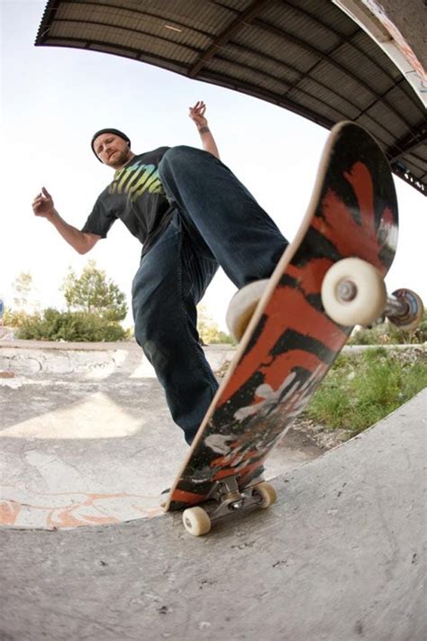 14 Skateboard Tricks for Beginners - Skateboarder