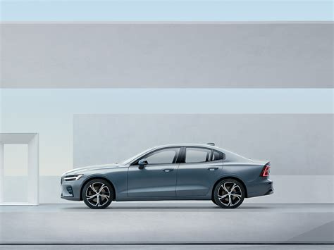 2023 S60 Recharge Plug-in Hybrid Sedan | Volvo Car USA