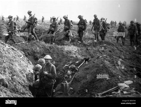 Soldiers in trenches during World War 1 Stock Photo - Alamy