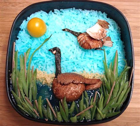 Thou shall play with your food! Creative Food Art