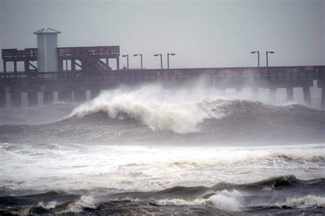 Hurricane Sally makes landfall as Category 2 storm near Gulf Shores, Ala. | Hurricane Center ...