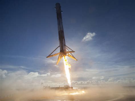 Tesla’s Elon Musk SpaceX Rocket Re-Launch Makes History - DriveSpark