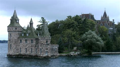 Bestand:Boldt Castle, Thousand Islands, Grens Canada, USA.jpg - Wikipedia