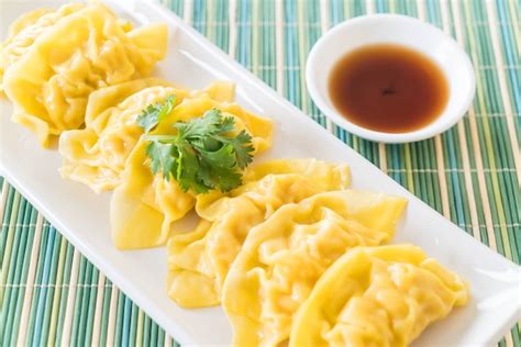 Free Photo | Steamed shrimp dumplings dim sum