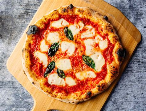 Margherita Pizza Recipe — Ooni USA