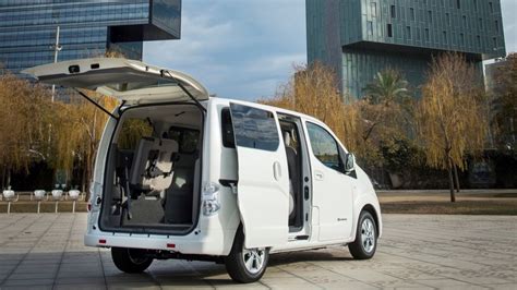 Nissan e-NV200 Evalia (2018-2021) price and specifications - EV Database