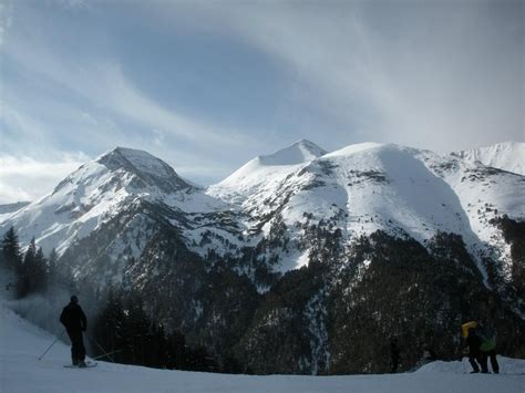 Bansko Ski Resort Bansko, Bulgarian, Ski Resort, Mount Rainier, Mount Everest, Skiing, Mountains ...