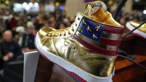 Trump promotes golden 'Never Surrender Hi-Top' trainers for $399 a pair - Patabook News