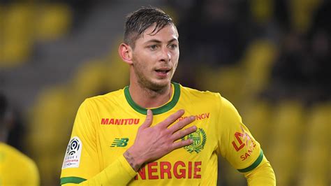 Emiliano Sala missing plane: Fears for Cardiff City's record signing as flight vanishes over ...