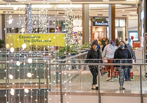 Mall at Robinson joins shopping centers with curfew for young people | Pittsburgh Post-Gazette