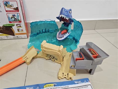 Hot Wheels Shark Beach Battle, Hobbies & Toys, Toys & Games on Carousell