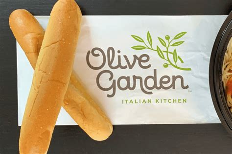 Are Olive Garden Breadsticks Vegan? – VeggL