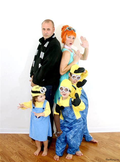 Family costume ideas - Despicable Me Halloween costumes with Gru, Lucy ...