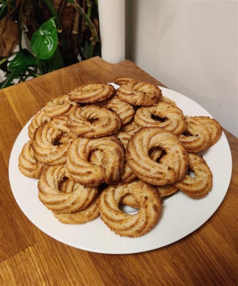 Traditional Danish vanilla wreaths ♥️ the cookie became popular back in ...