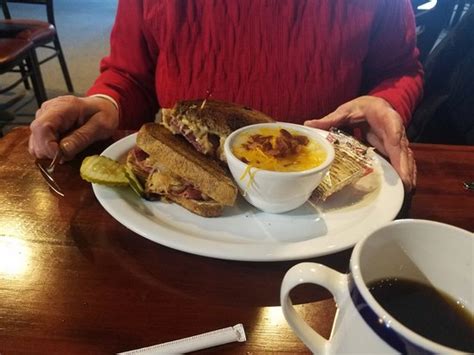 5 LOAVES COUNTRY KITCHEN, McPherson - Menu, Prices & Restaurant Reviews - Tripadvisor