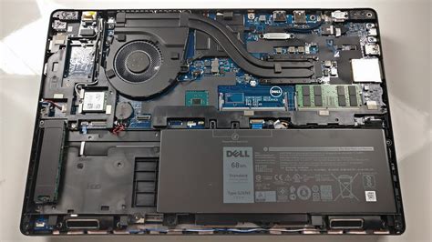 Inside Dell Precision 15 3520 – disassembly, internal photos and upgrade options