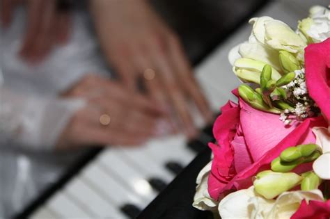 Wedding Flowers Piano - Free photo on Pixabay - Pixabay