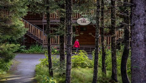 The Seward Windsong Lodge Experience: Activities & Amenities